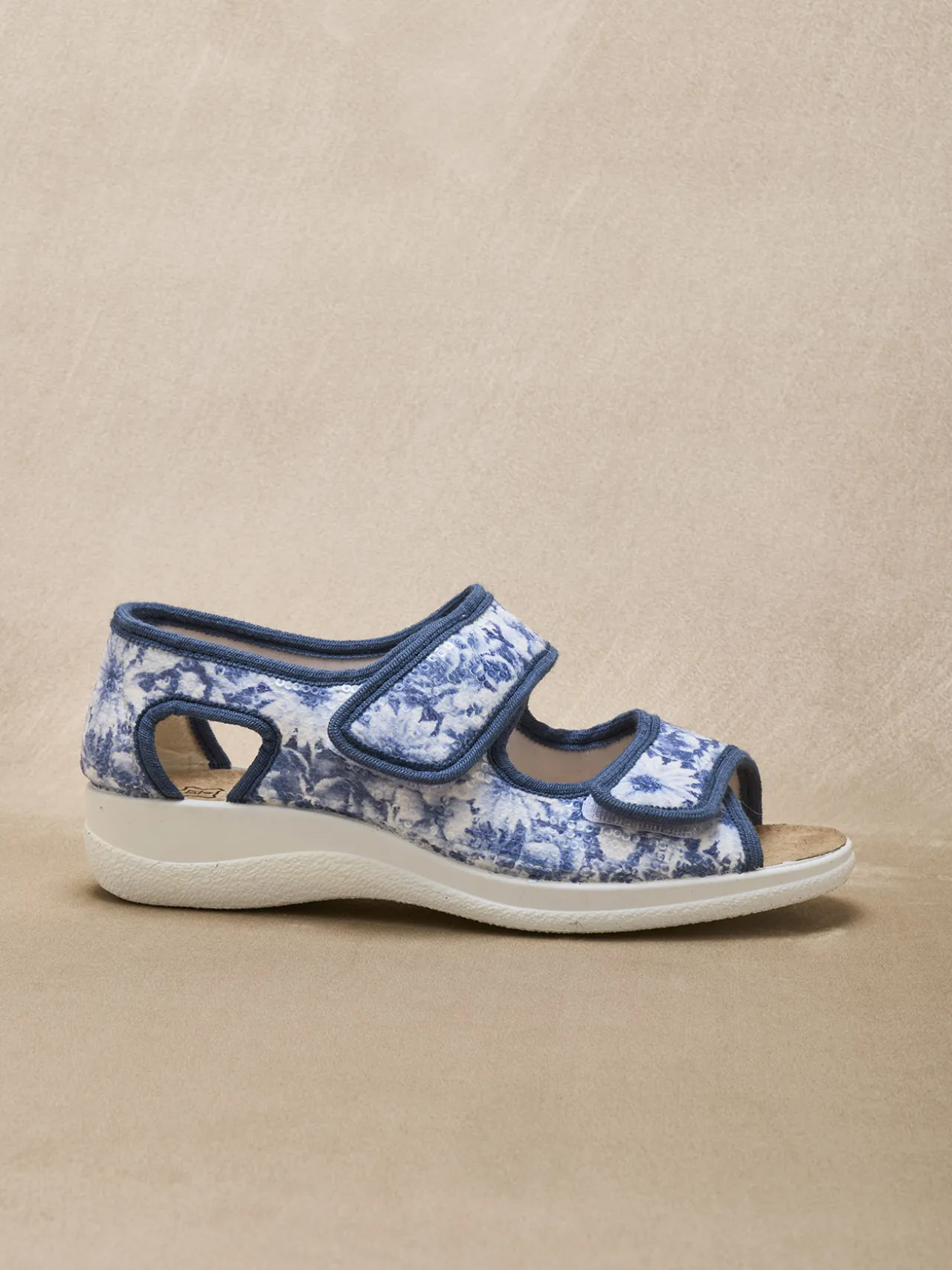 Sandales à scratchs ouverture totale