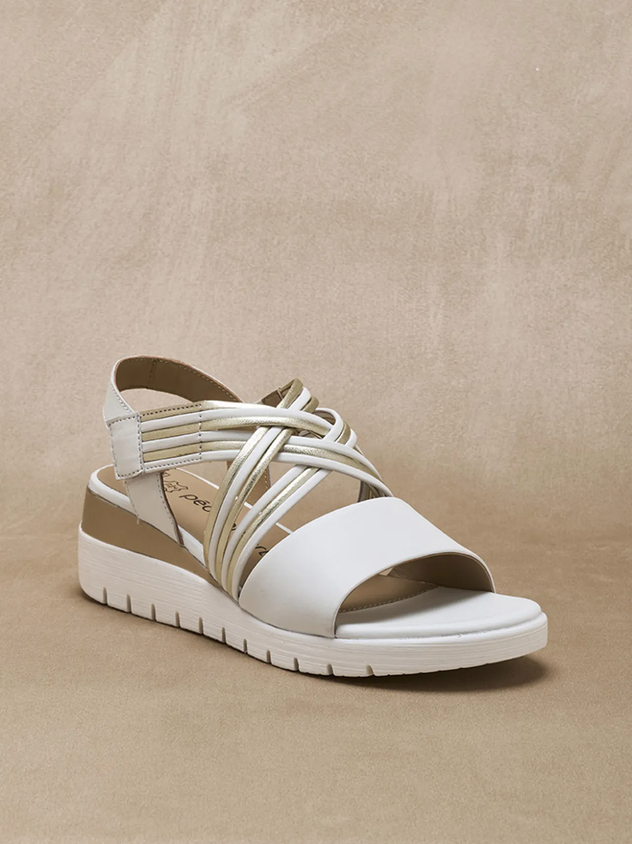 Sandales brides croisées à scratch