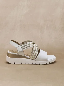 Sandales brides croisées à scratch