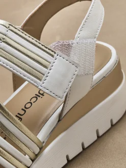 Sandales brides croisées à scratch