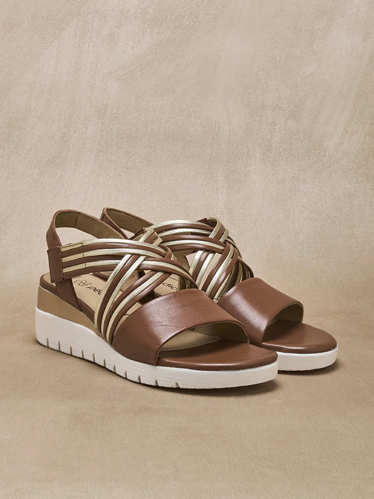 Sandales brides croisées à scratch