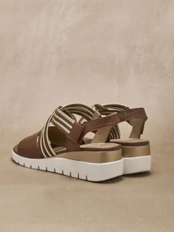 Sandales brides croisées à scratch