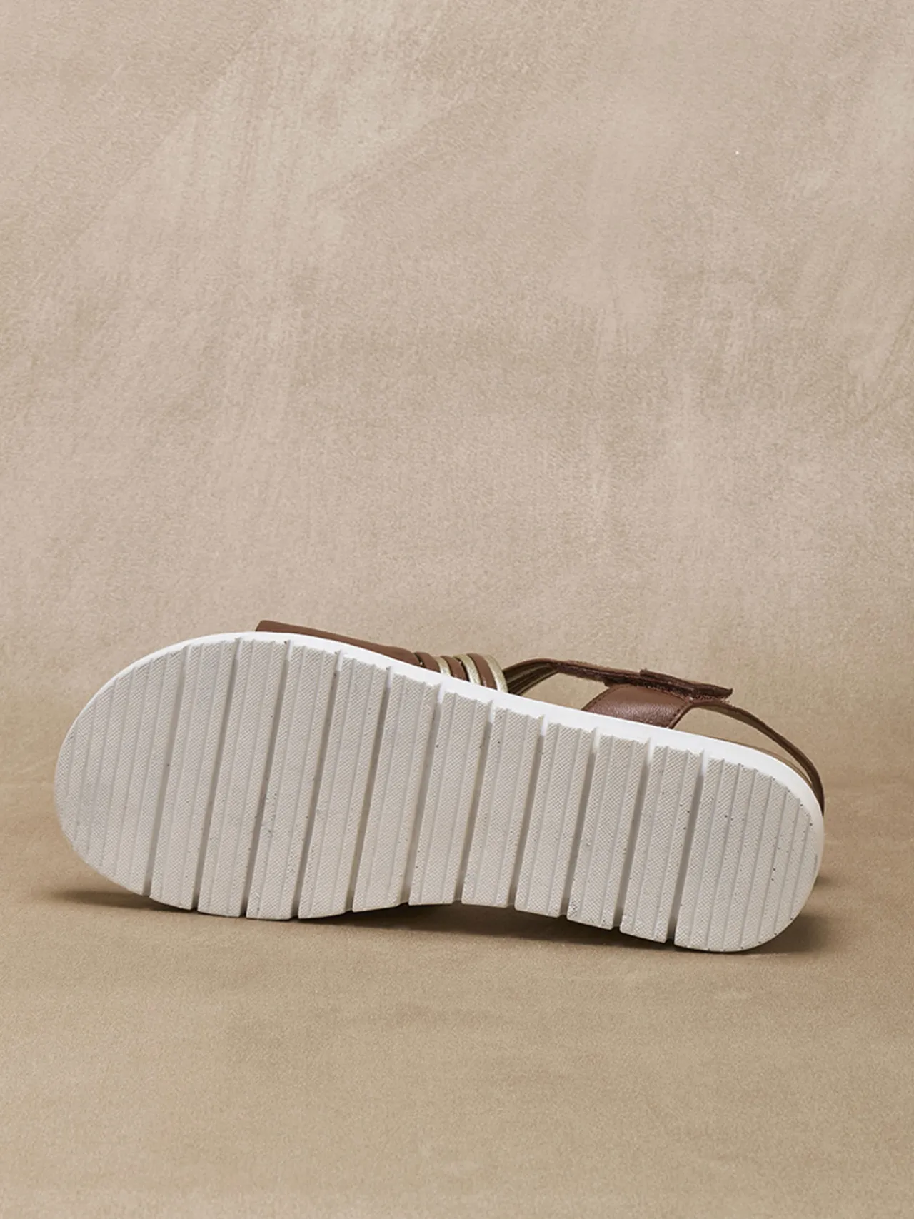 Sandales brides croisées à scratch