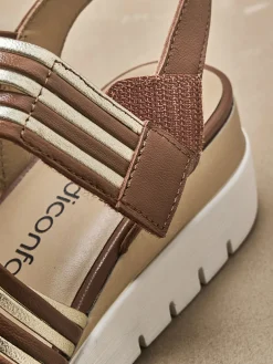 Sandales brides croisées à scratch