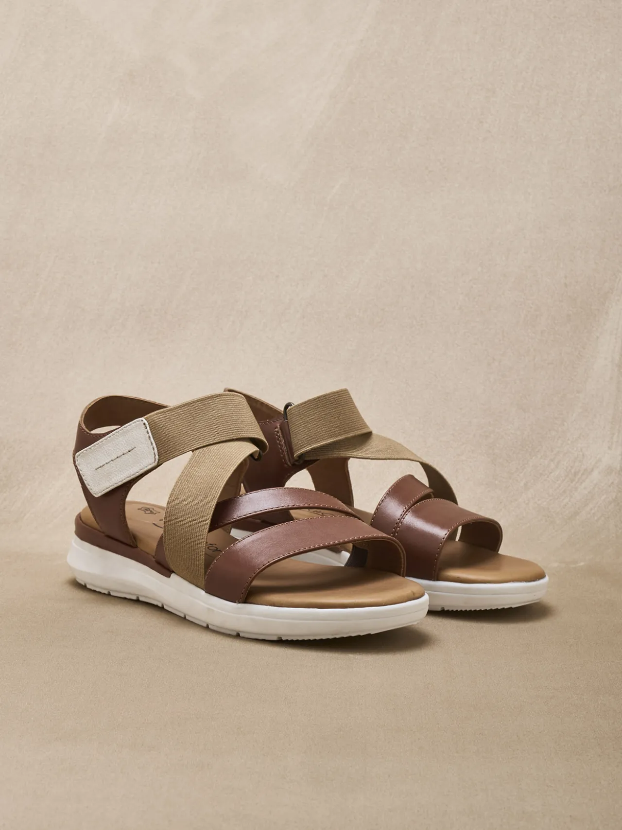 Sandales cuir à scratch et élastiques