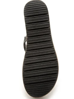 Sandales cuir motifs ajourés