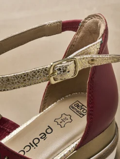 Sandales cuir motifs ajourés