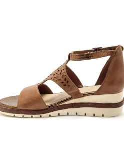 Sandales cuir motifs ajourés