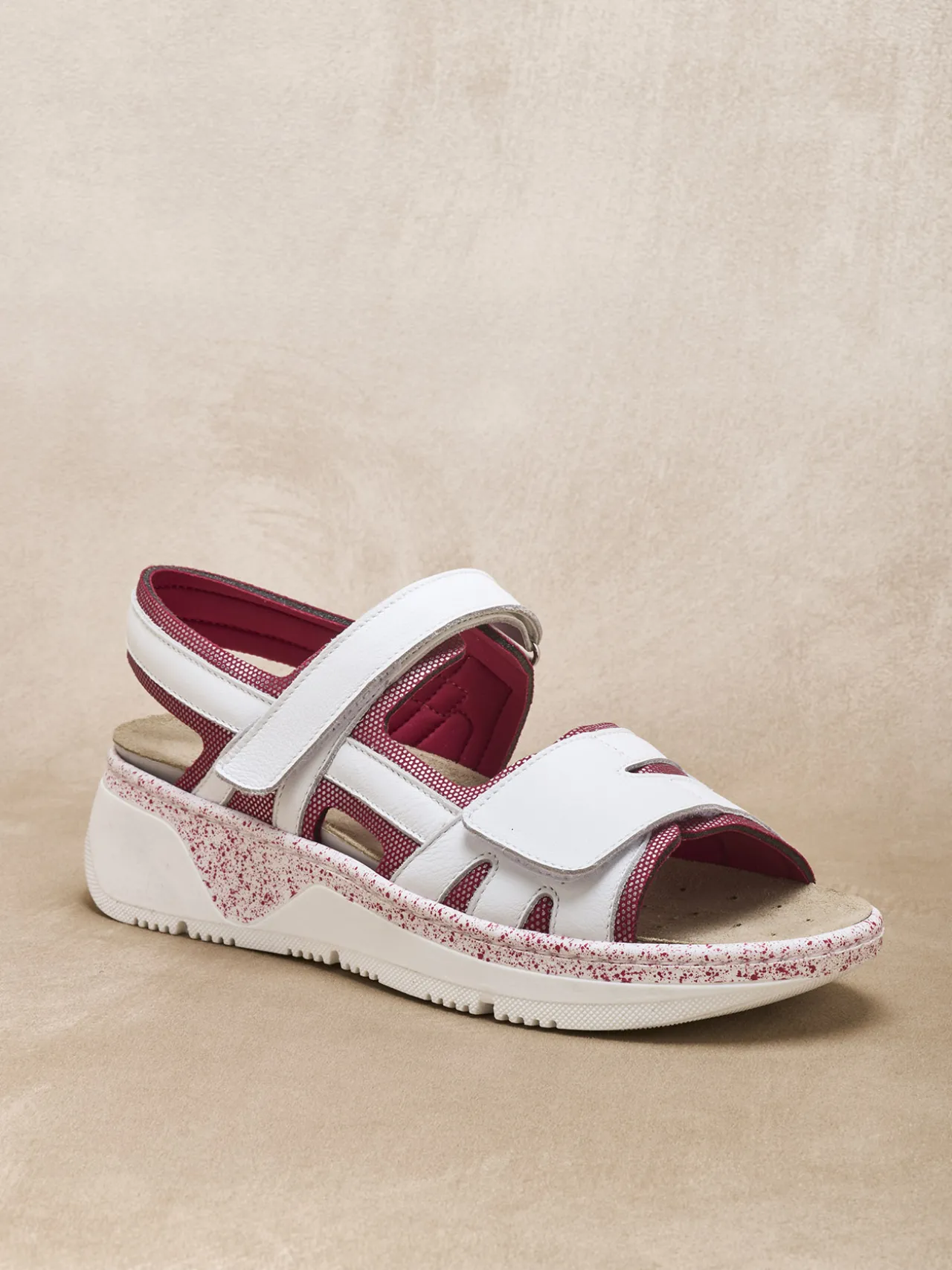 Sandales ouverture totale par scratchs