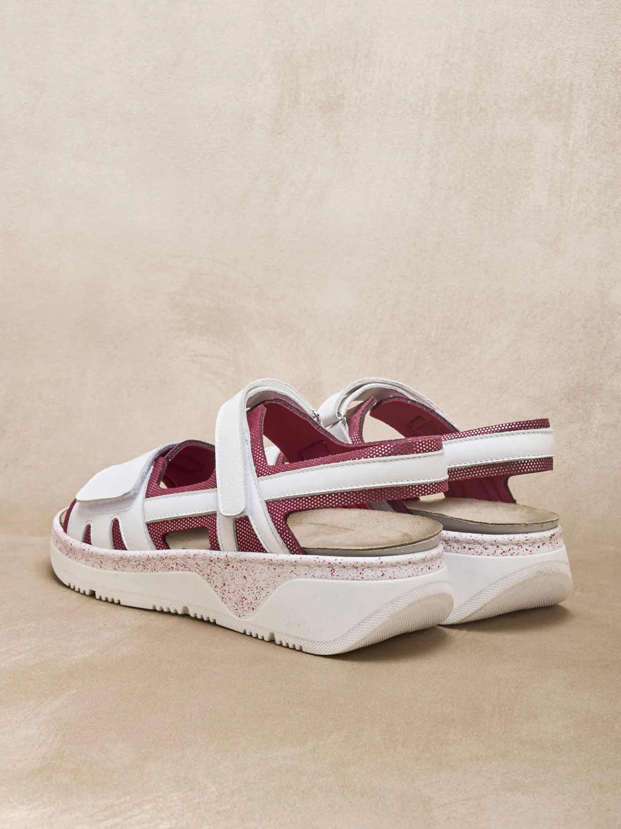 Sandales ouverture totale par scratchs