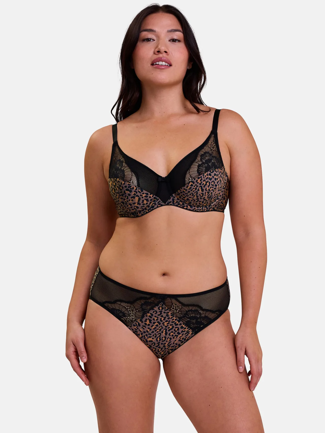 Soutien-gorge plongeant à armatures Léna