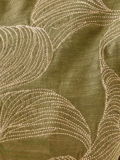 Tee-shirt brodé encolure tunisienne