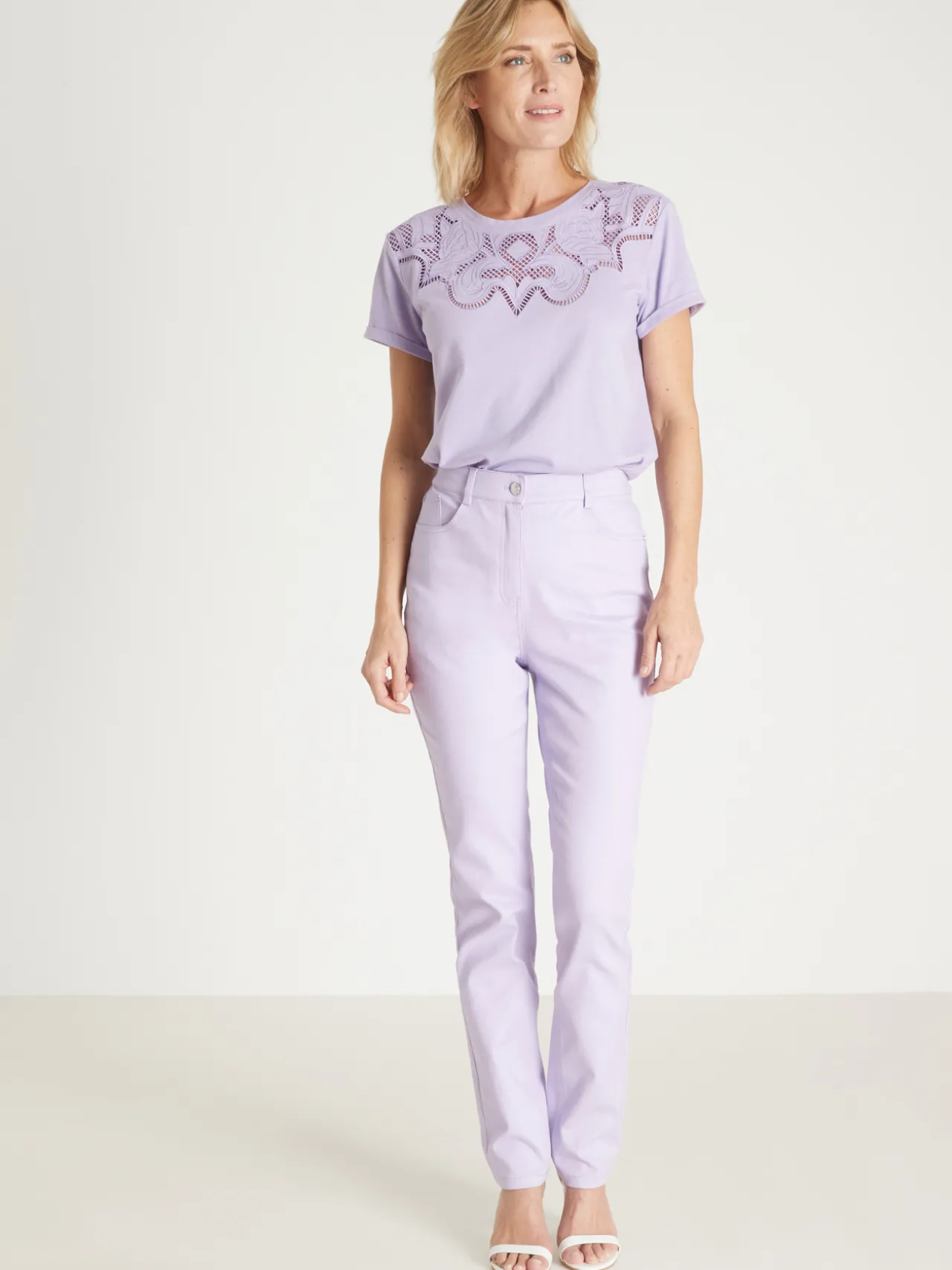 Tee-shirt coton à broderies ajourées