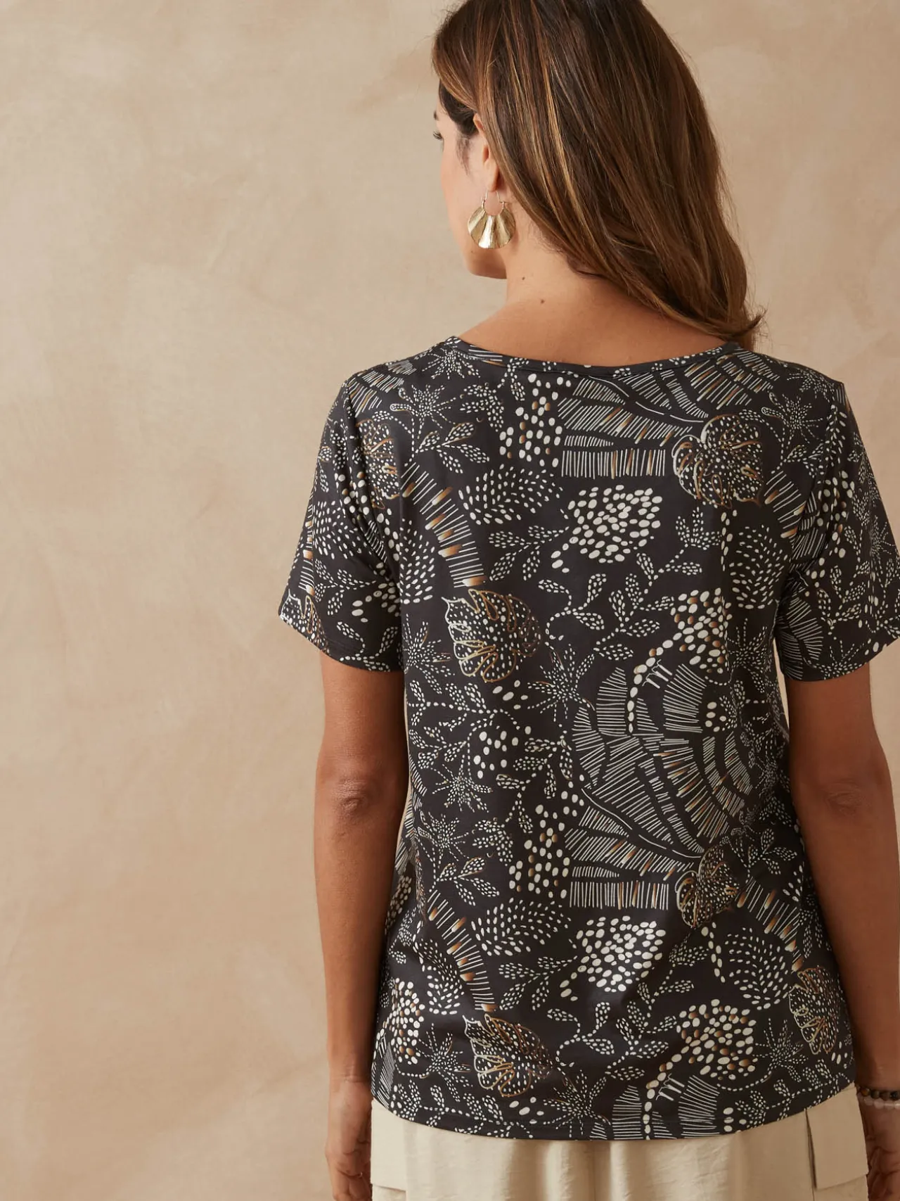 Tee-shirt encolure fantaisie