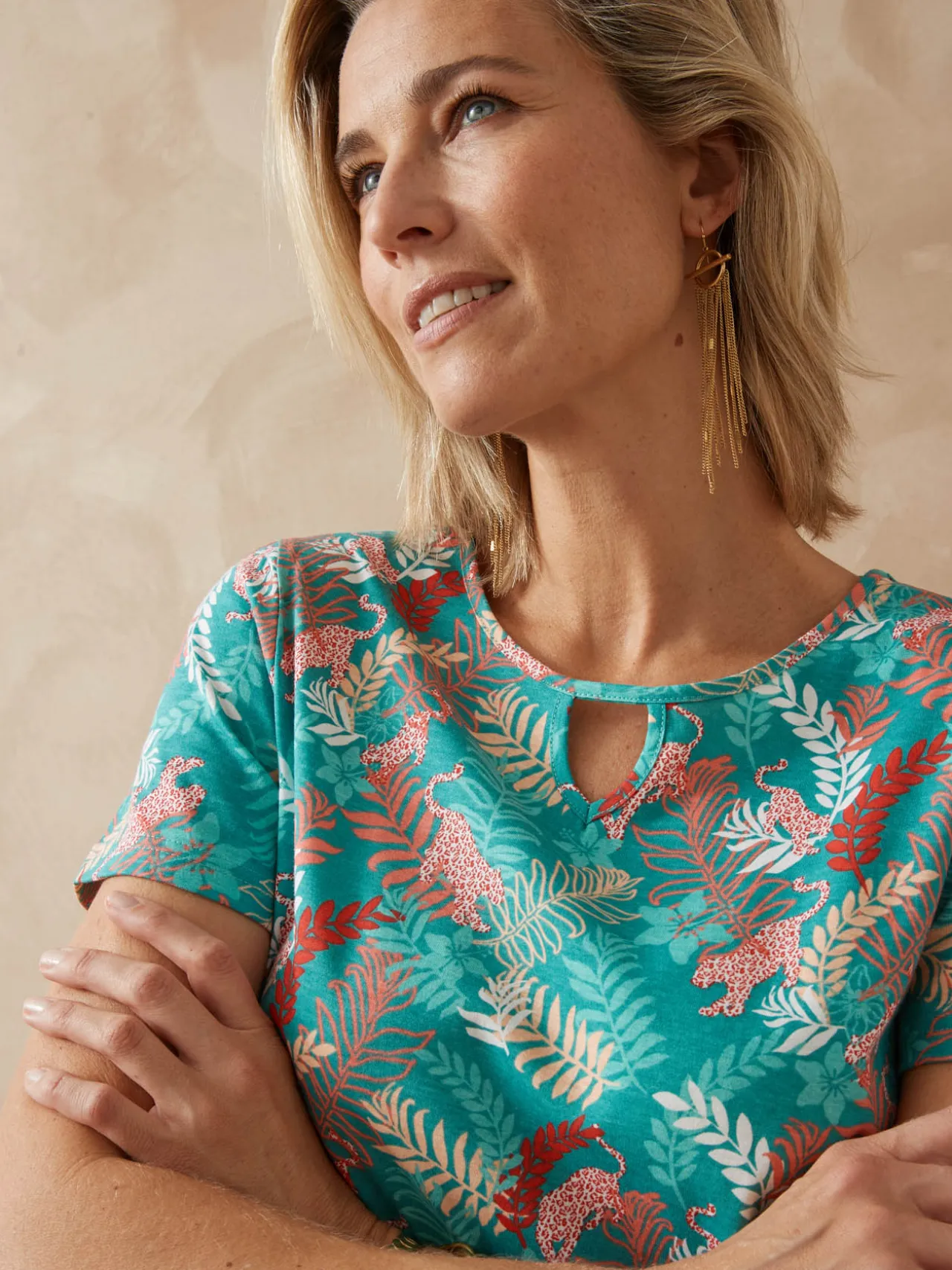 Tee-shirt encolure fantaisie