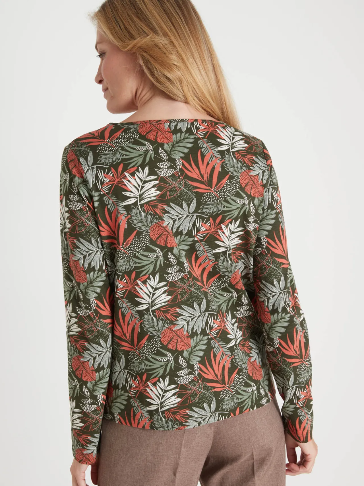 Tee-shirt encolure fantaisie