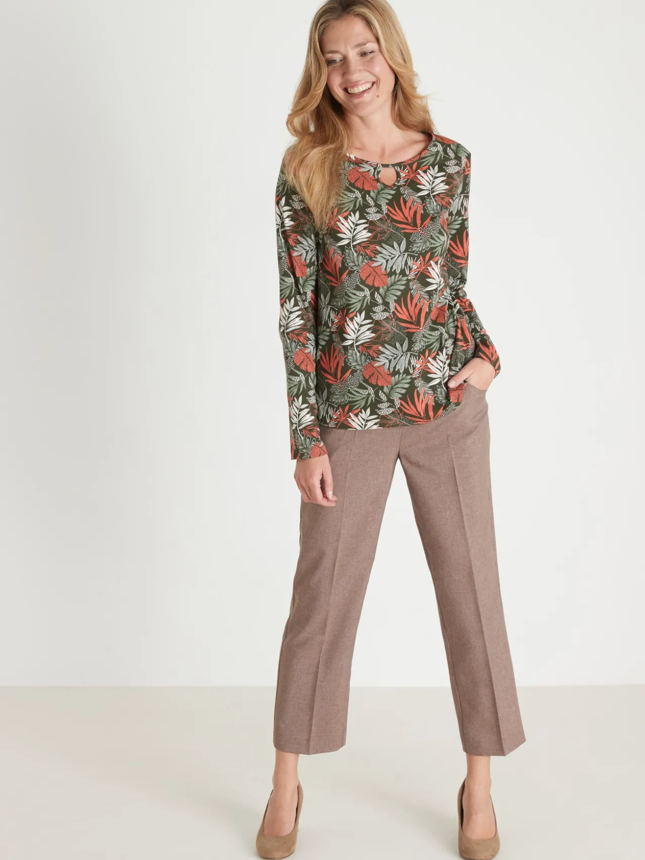 Tee-shirt encolure fantaisie