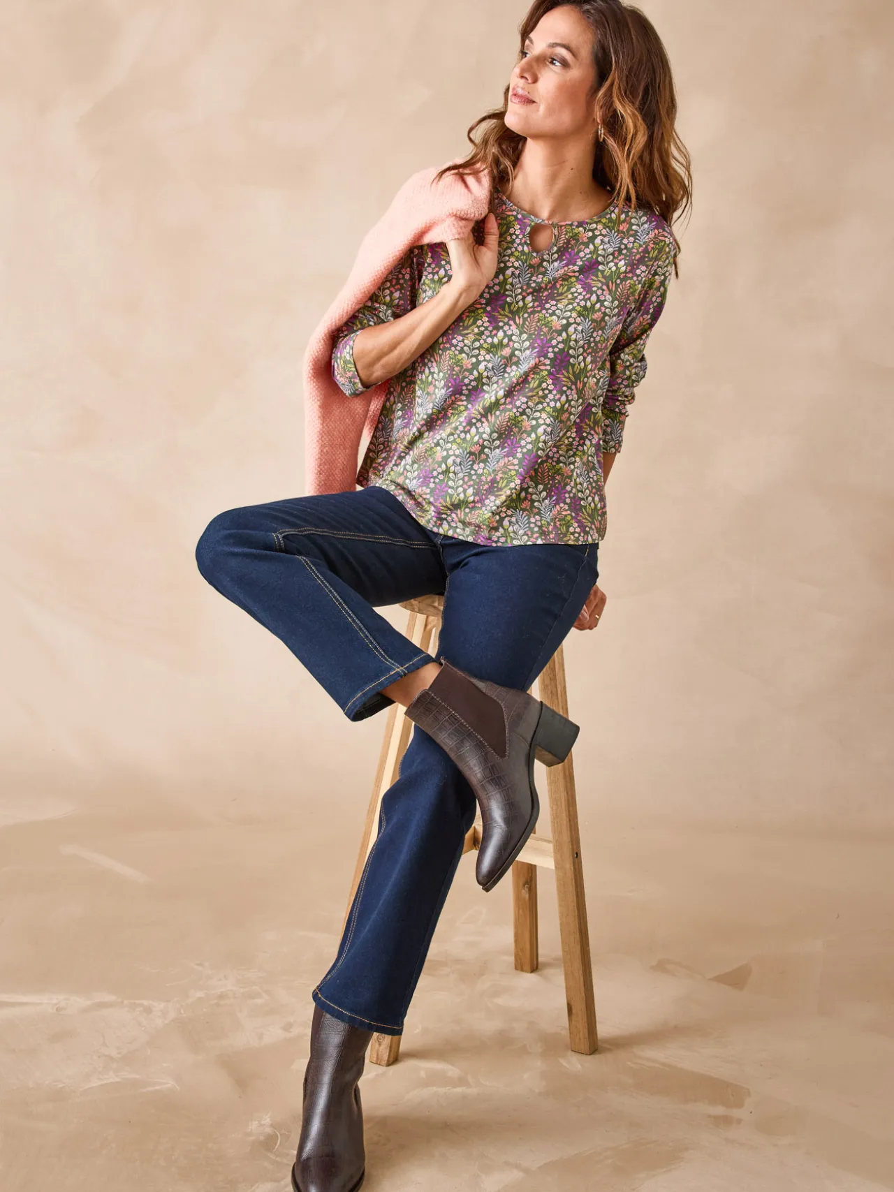 Tee-shirt encolure fantaisie