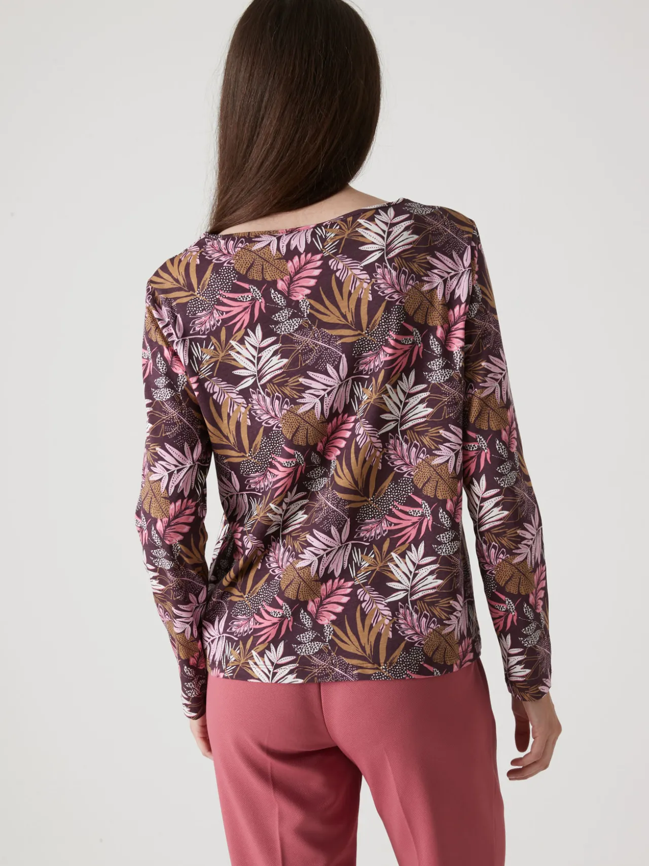 Tee-shirt encolure fantaisie