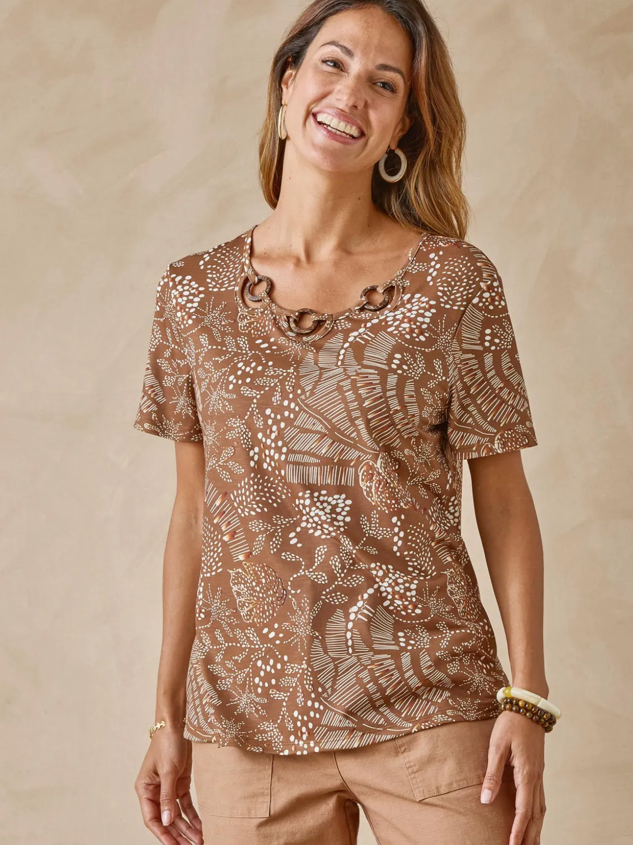 Tee-shirt encolure fantaisie