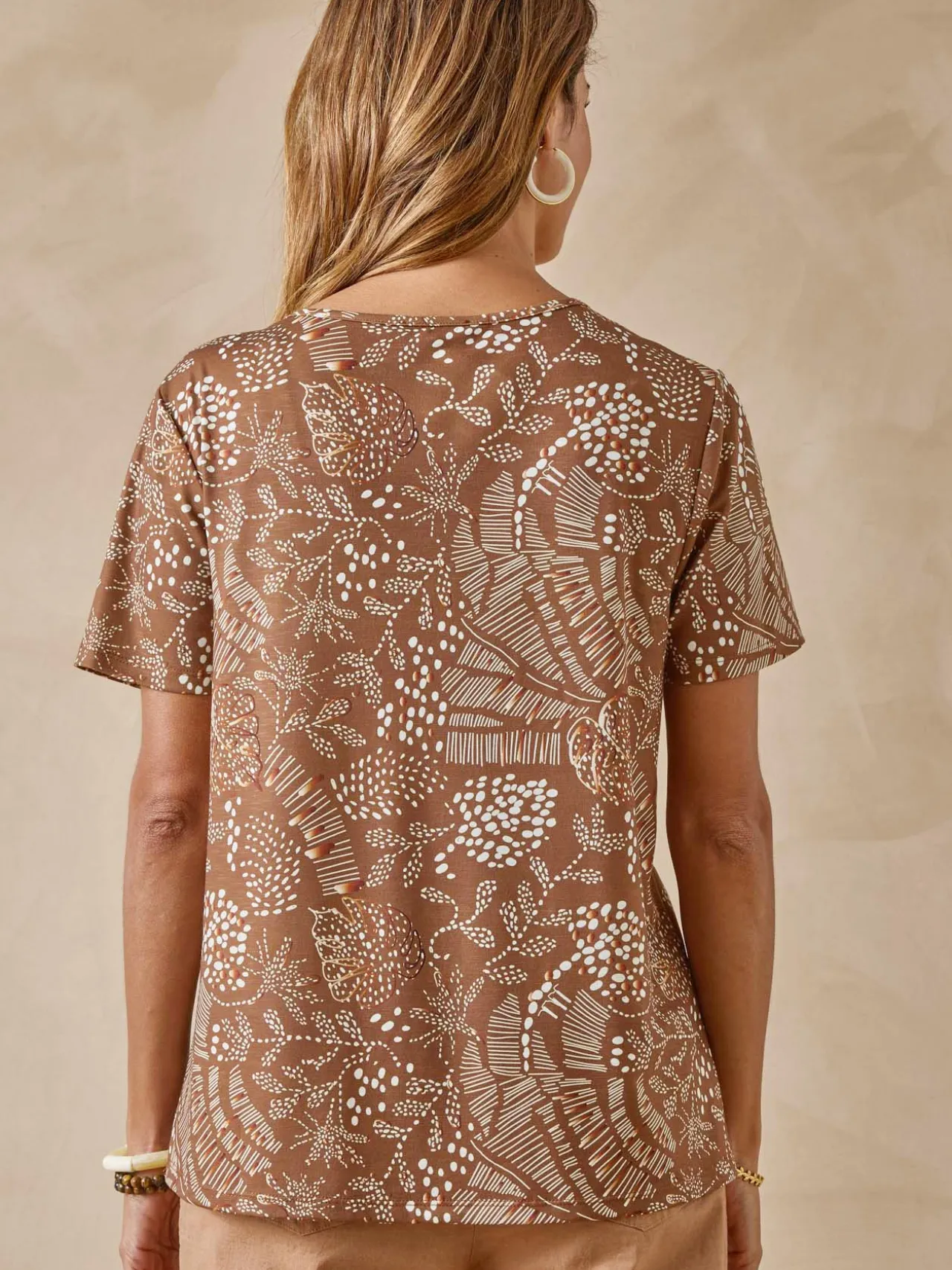 Tee-shirt encolure fantaisie