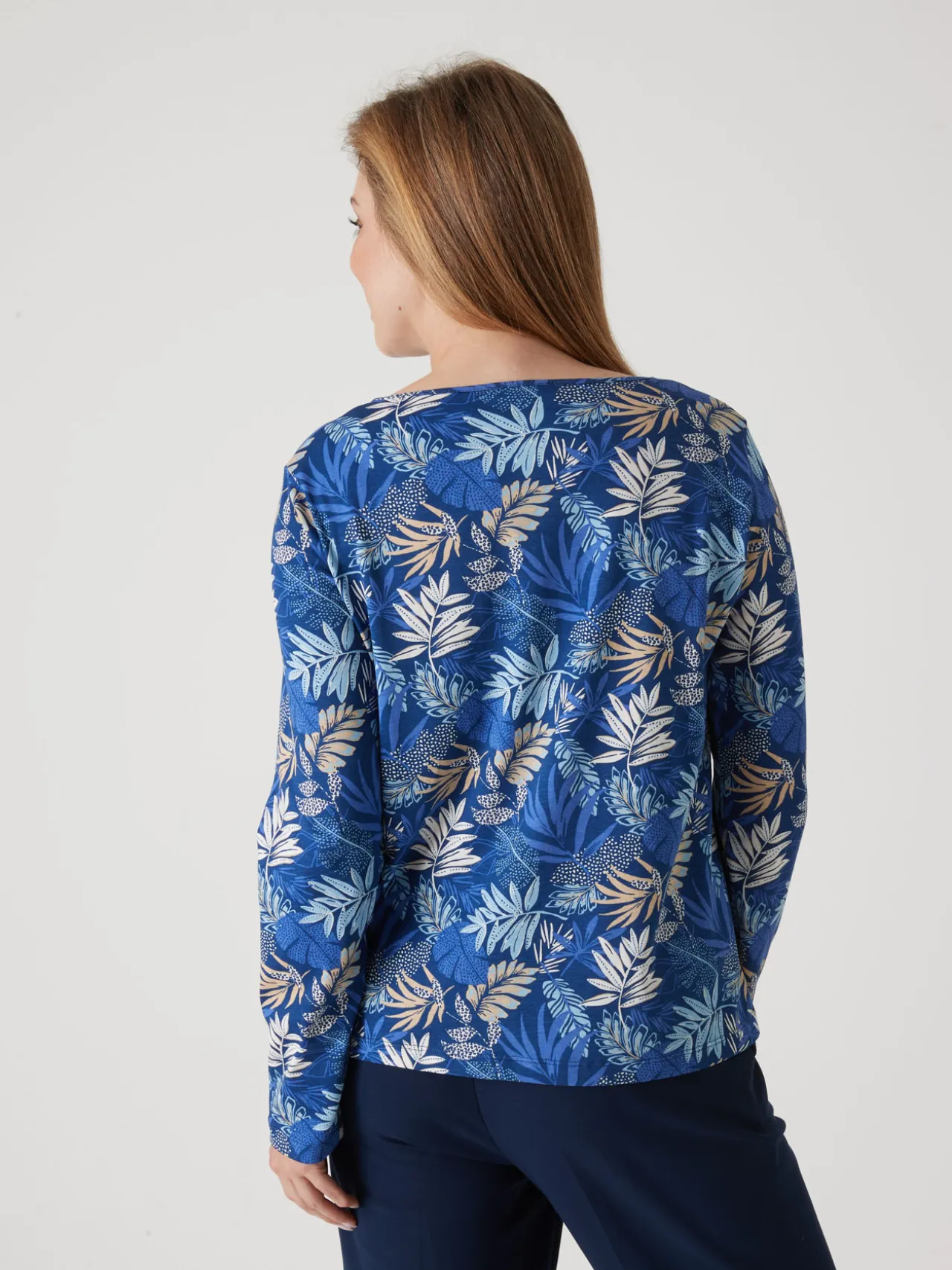 Tee-shirt encolure fantaisie