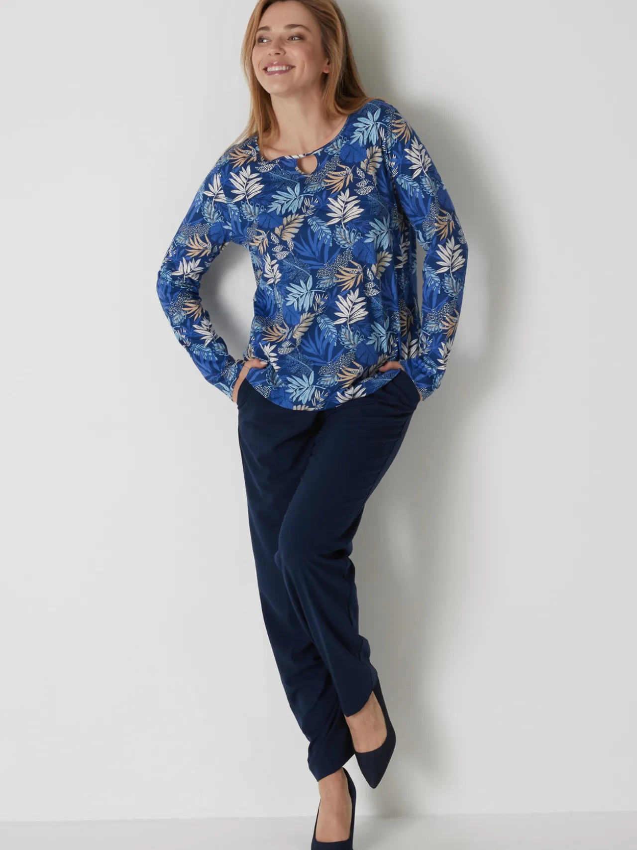 Tee-shirt encolure fantaisie