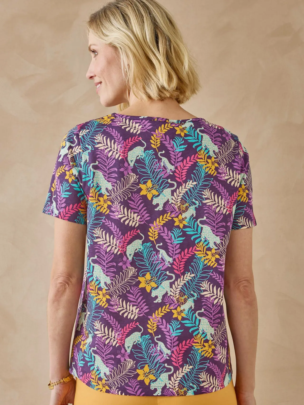 Tee-shirt encolure fantaisie