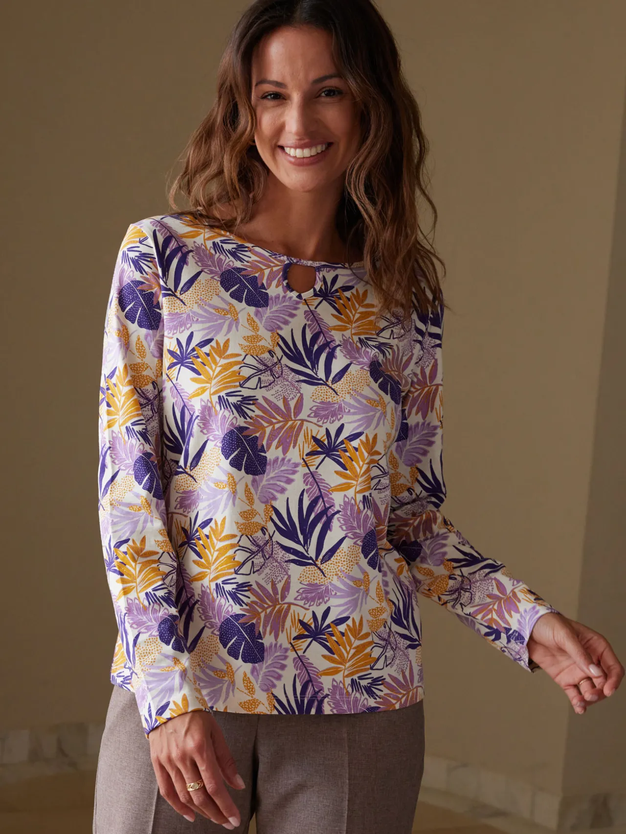 Tee-shirt encolure fantaisie