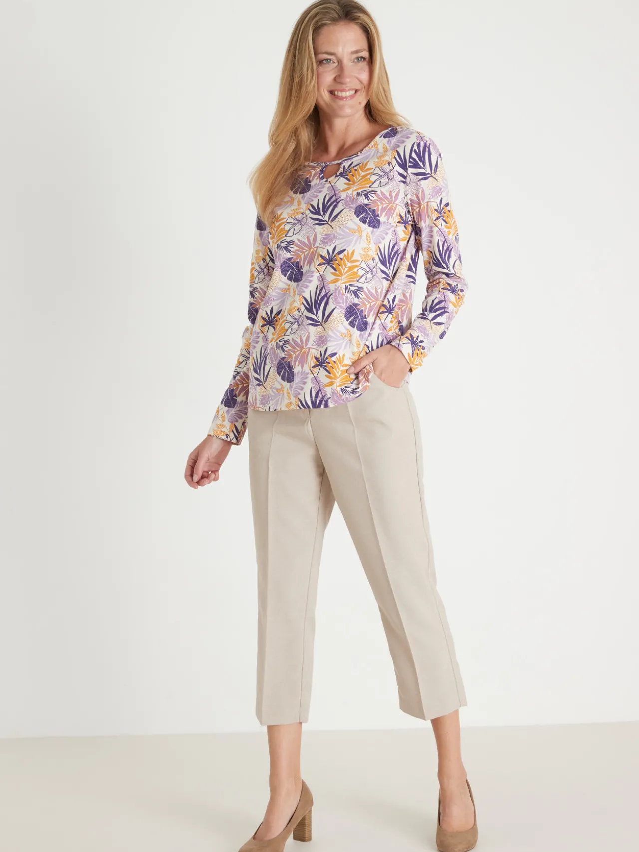 Tee-shirt encolure fantaisie