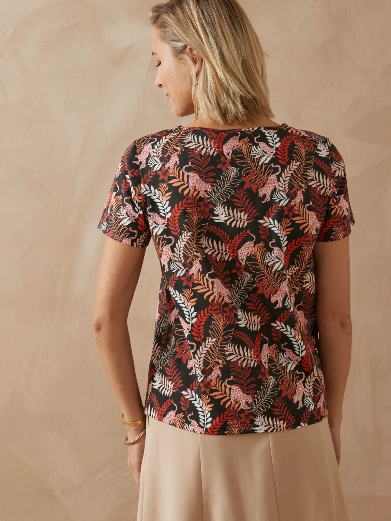 Tee-shirt encolure fantaisie