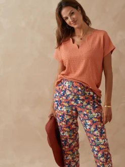 Tee-shirt encolure fantaisie