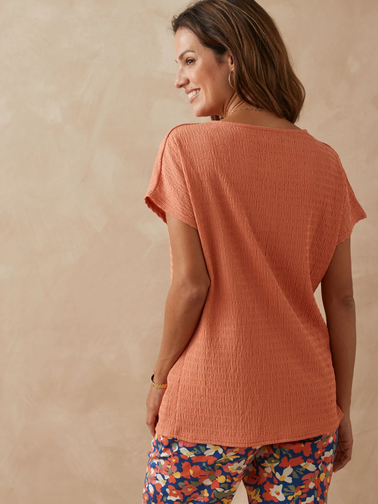 Tee-shirt encolure fantaisie