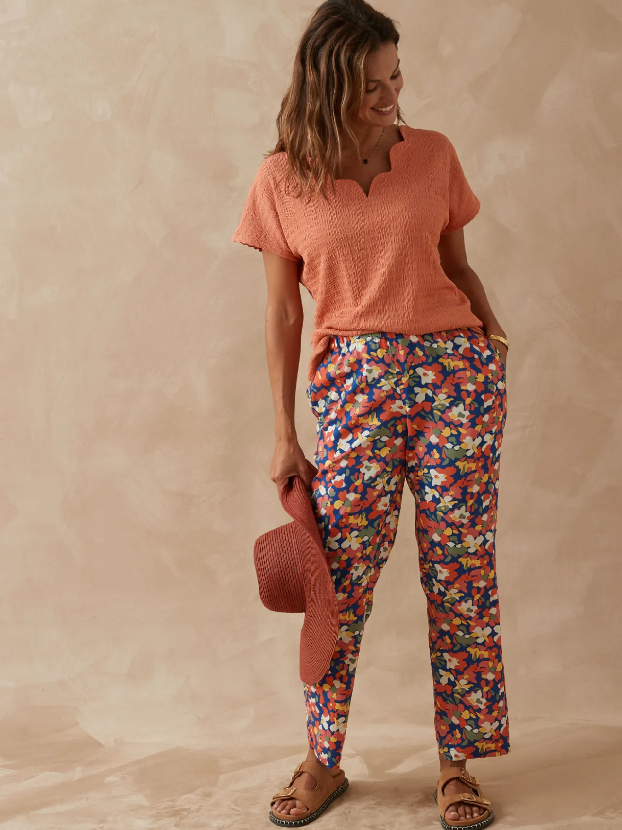 Tee-shirt encolure fantaisie