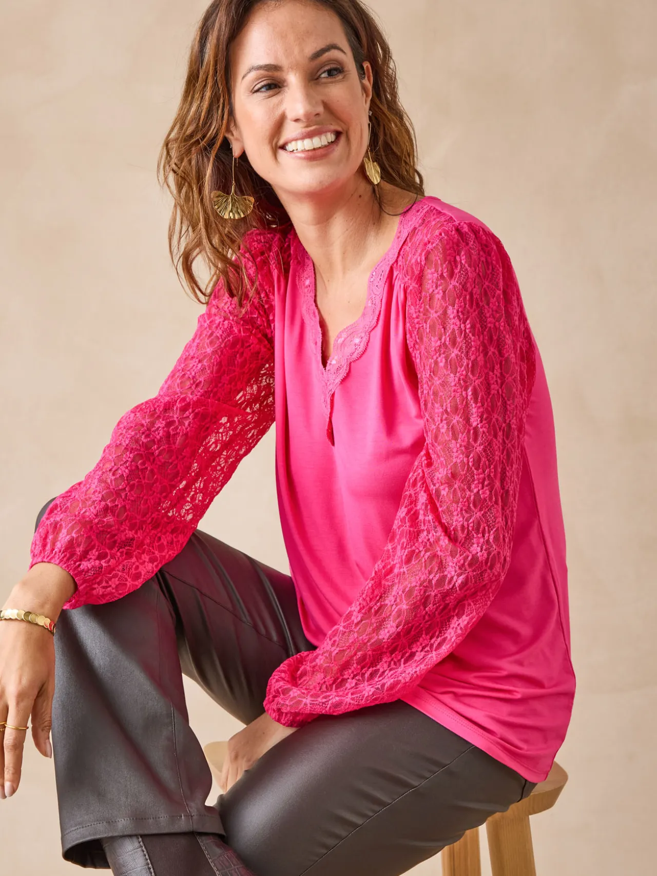 Tee-shirt fantaisie avec dentelle