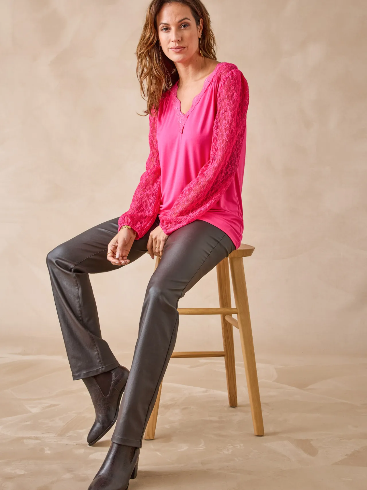 Tee-shirt fantaisie avec dentelle