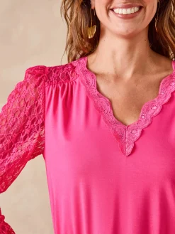 Tee-shirt fantaisie avec dentelle