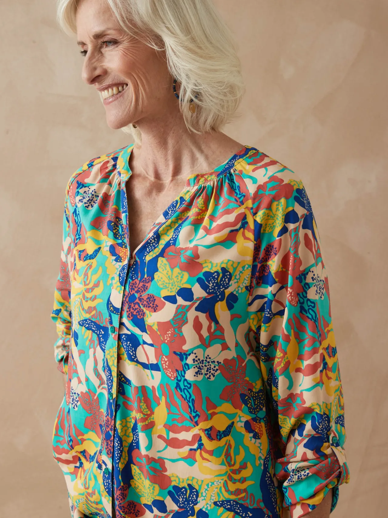 Tunique longue entièrement boutonnée