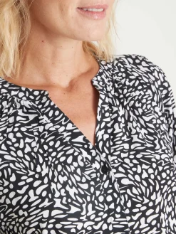 Tunique longue entièrement boutonnée